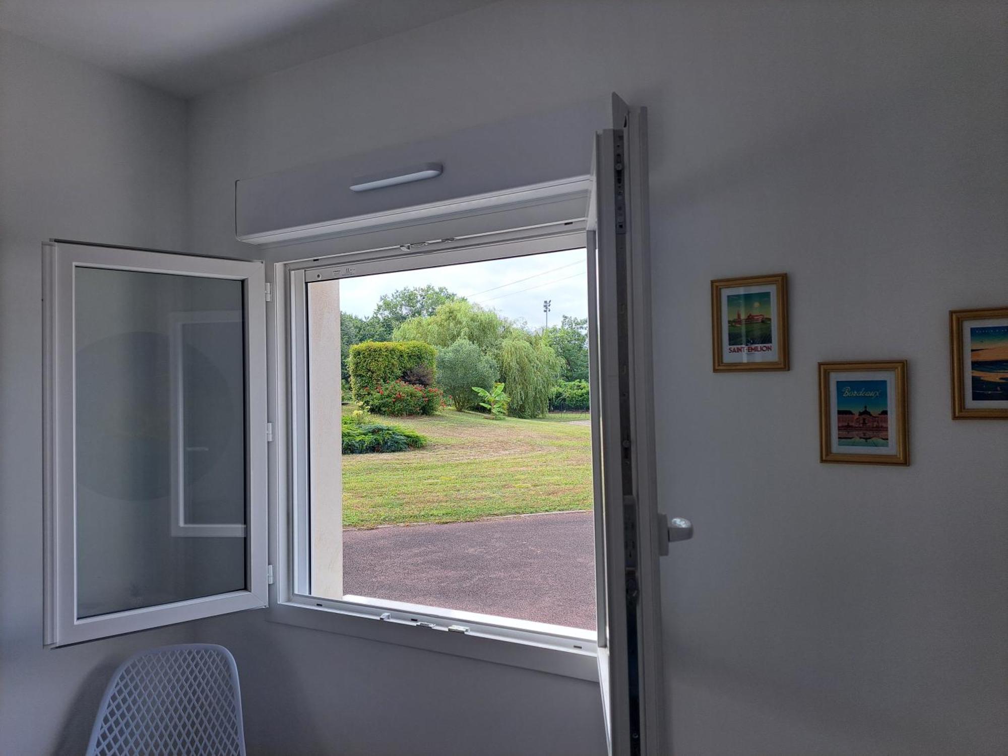 A La Source Saint-Medard-de-Guizieres Exterior foto